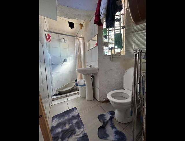 6 BEDROOM HOUSE FOR SALE IN REGENTS PARK